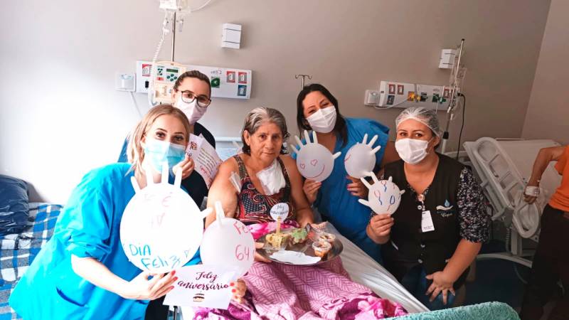 Hospital Santo Ângelo faz homenagem a paciente de aniversário no dia de Natal