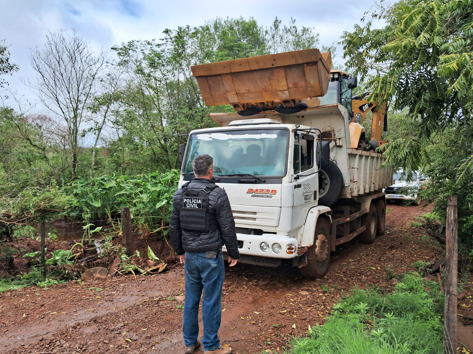 Polícia Civil recupera veículos furtados e prende homem por receptação em Maurício Cardoso