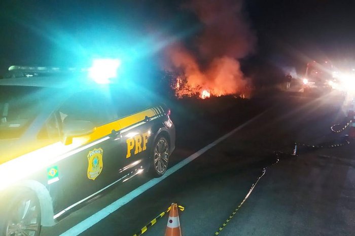 Três pessoas morrem e quatro ficam feridas em acidente na BR-293