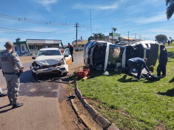 Colisão no trevo da BR-285 em Entre-Ijuís deixa duas pessoas feridas
