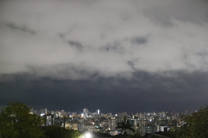 Ciclone provoca risco de temporais nesta sexta-feira; Inmet emite alerta para todo o RS