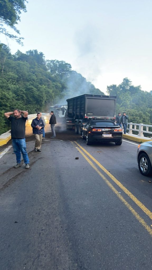 Grave acidente deixa um morto entre Carlos Barbosa e São Vendelino