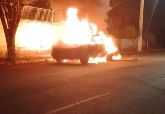 Incêndio destrói veículo em Catuípe
