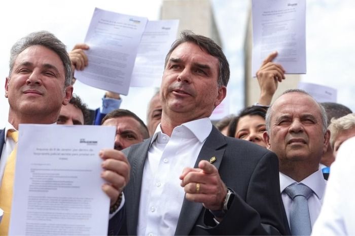 Oposição consegue 41 assinaturas e pede impeachment de Moraes