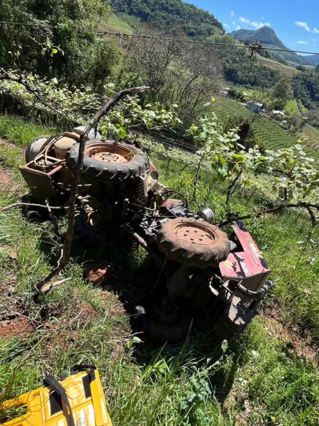 Agricultor morre em acidente de trator em Bento Gonçalves