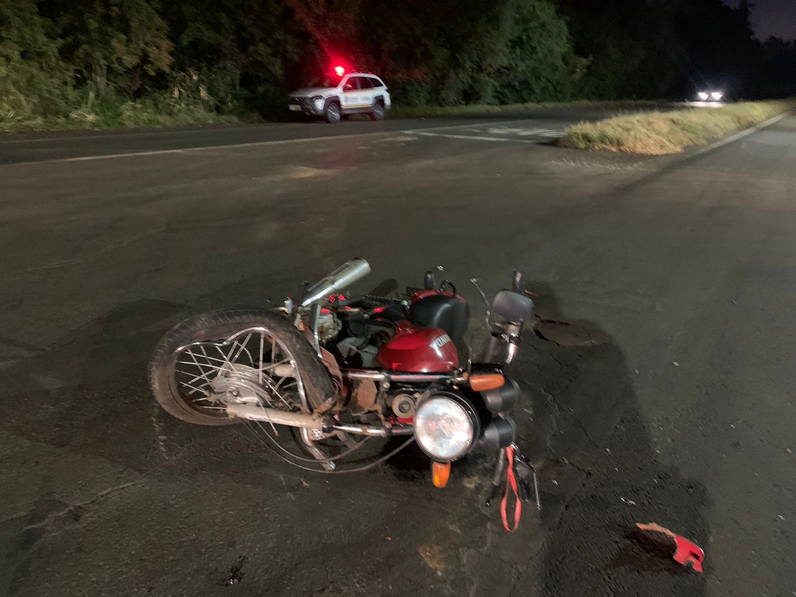 Mulher fica ferida em acidente entre carro e moto na BR-468, em Três Passos