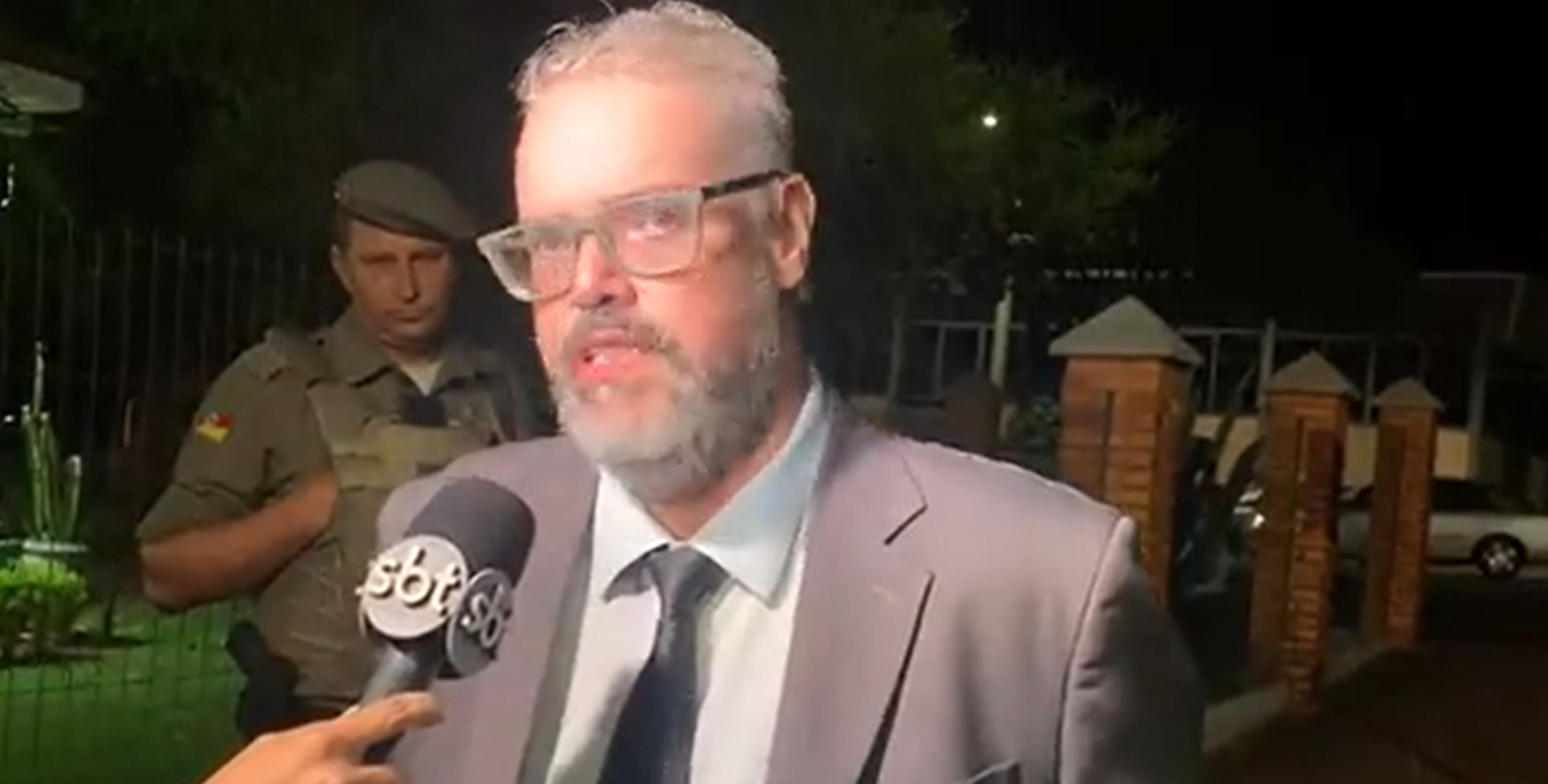 Confira Vídeos: Momento em que o Advogado de Defesa deixa o fórum de Planalto após a condenação de Alexandra Dougokenski