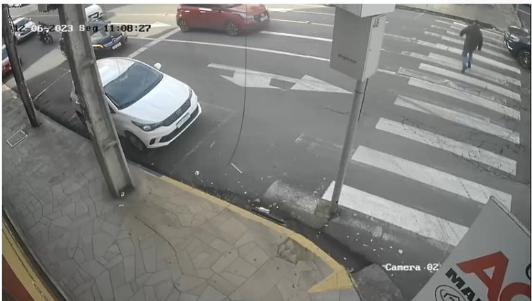 Idoso morre após ser atropelado na faixa de pedestre em Passo Fundo