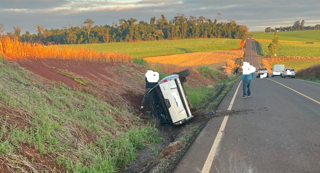 Acidente com capotamento é registrado entre Sede Nova e Humaitá