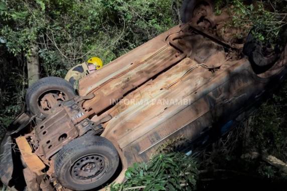 Casal fica ferido em capotamento na BR-285 em Panambi