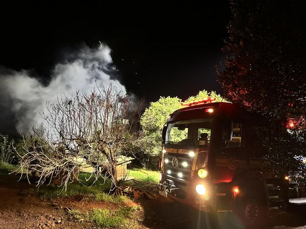 Incêndio consome galpão em Ibirubá