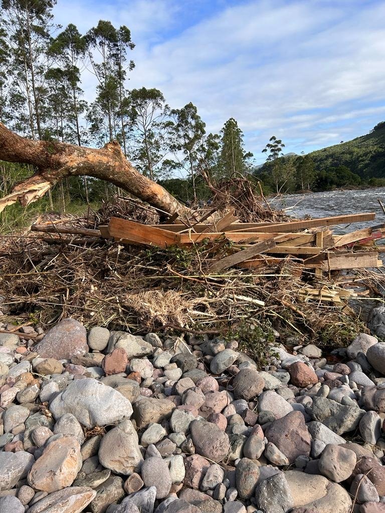 Idoso desaparece após ter casa arrastada por enxurrada em SC