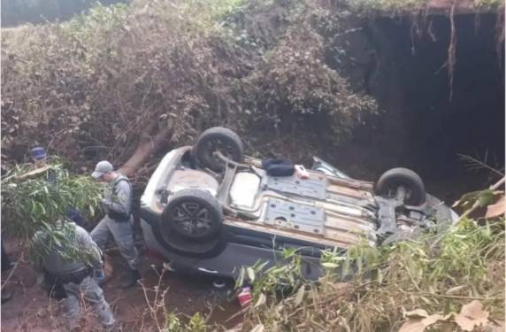 Mulher morre após carro cair de ponte no interior de Vicente Dutra