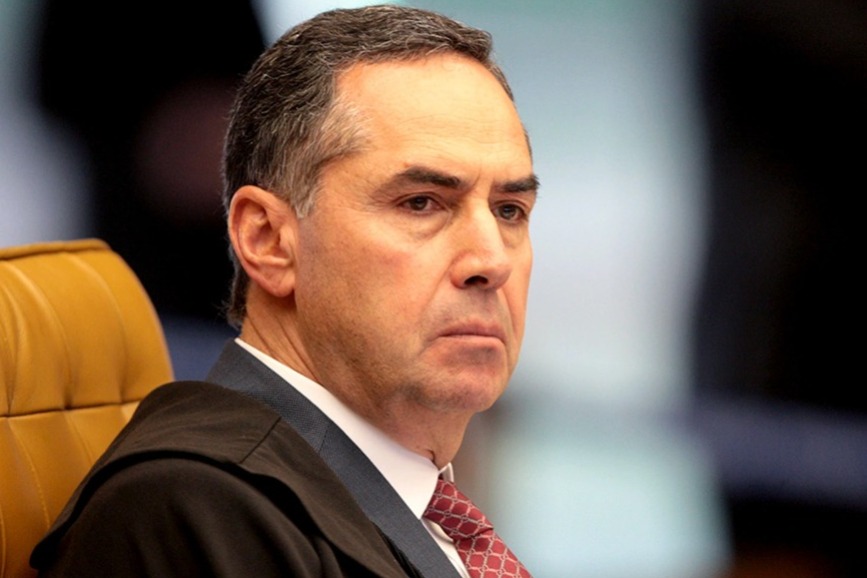 Lei que Bolsonaro sancionou sobre piso salarial da enfermagem acaba de ser suspensa pelo STF