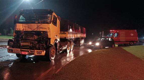 PRF atende ocorrência de acidente de trânsito na BR 158 em Panambi