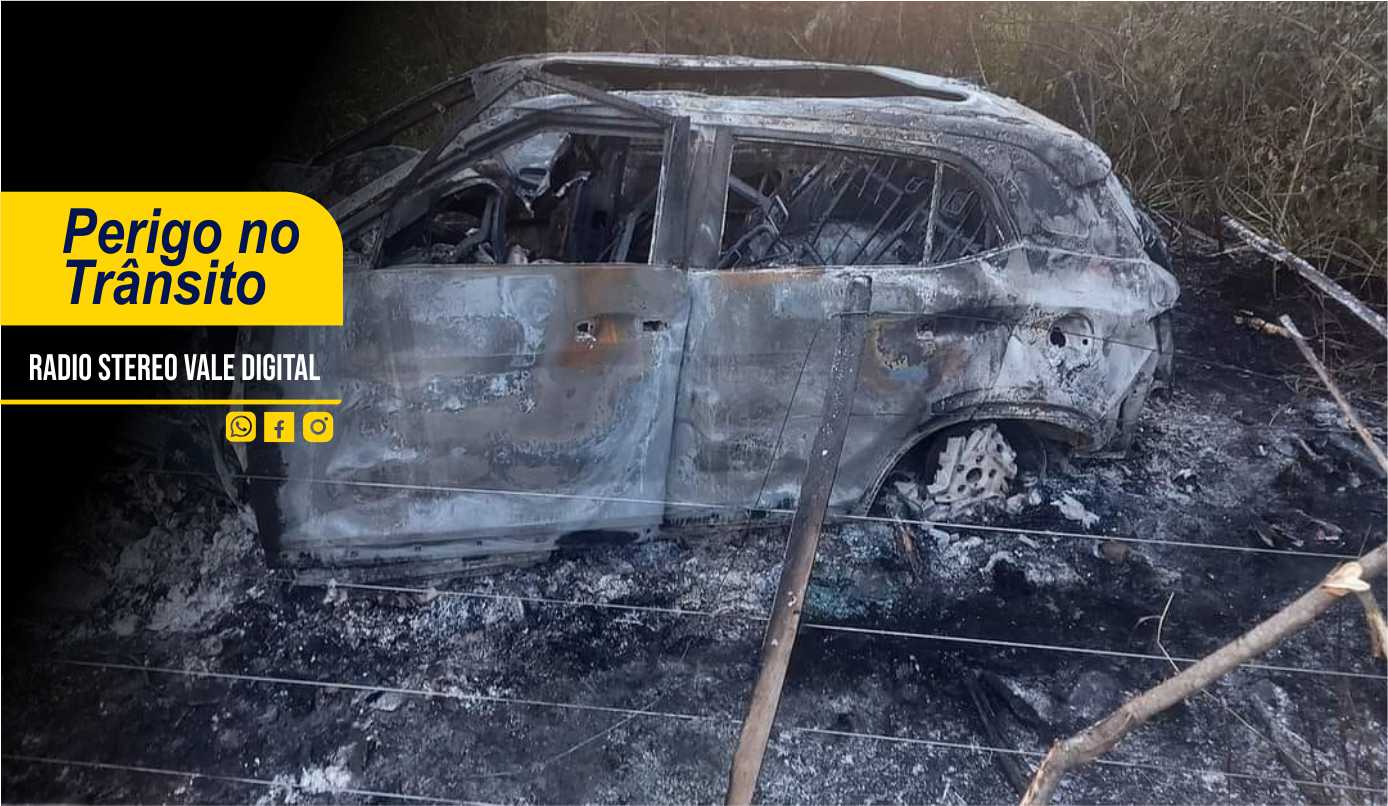 Acidente com vítima fatal em Porto Xavier: Jovem morre e veículo pega fogo.