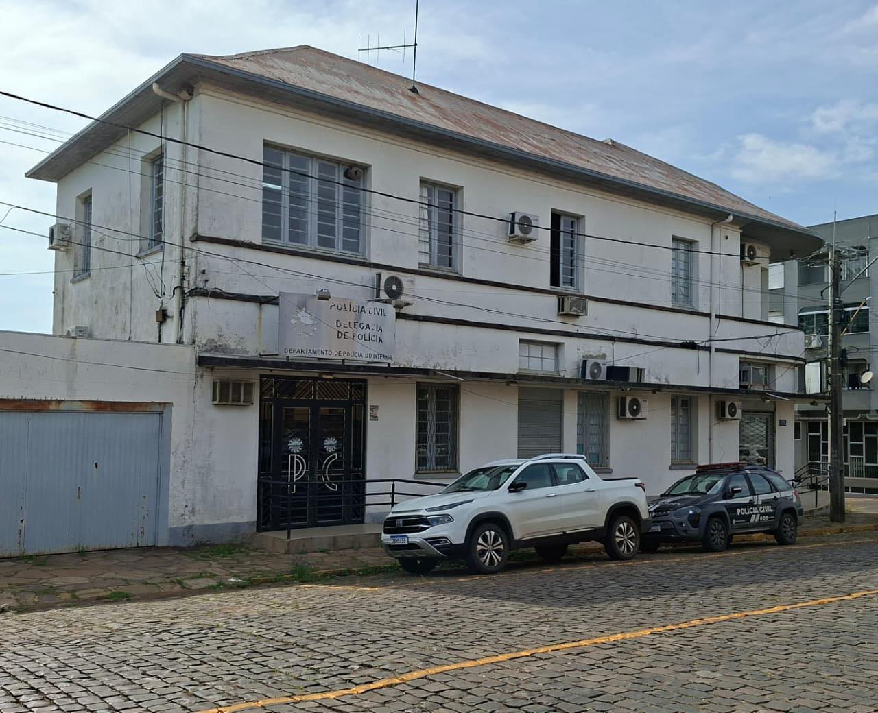 Mulher é presa em Soledade após abastecer veículo e fugir sem pagar; drogas foram encontradas no carro