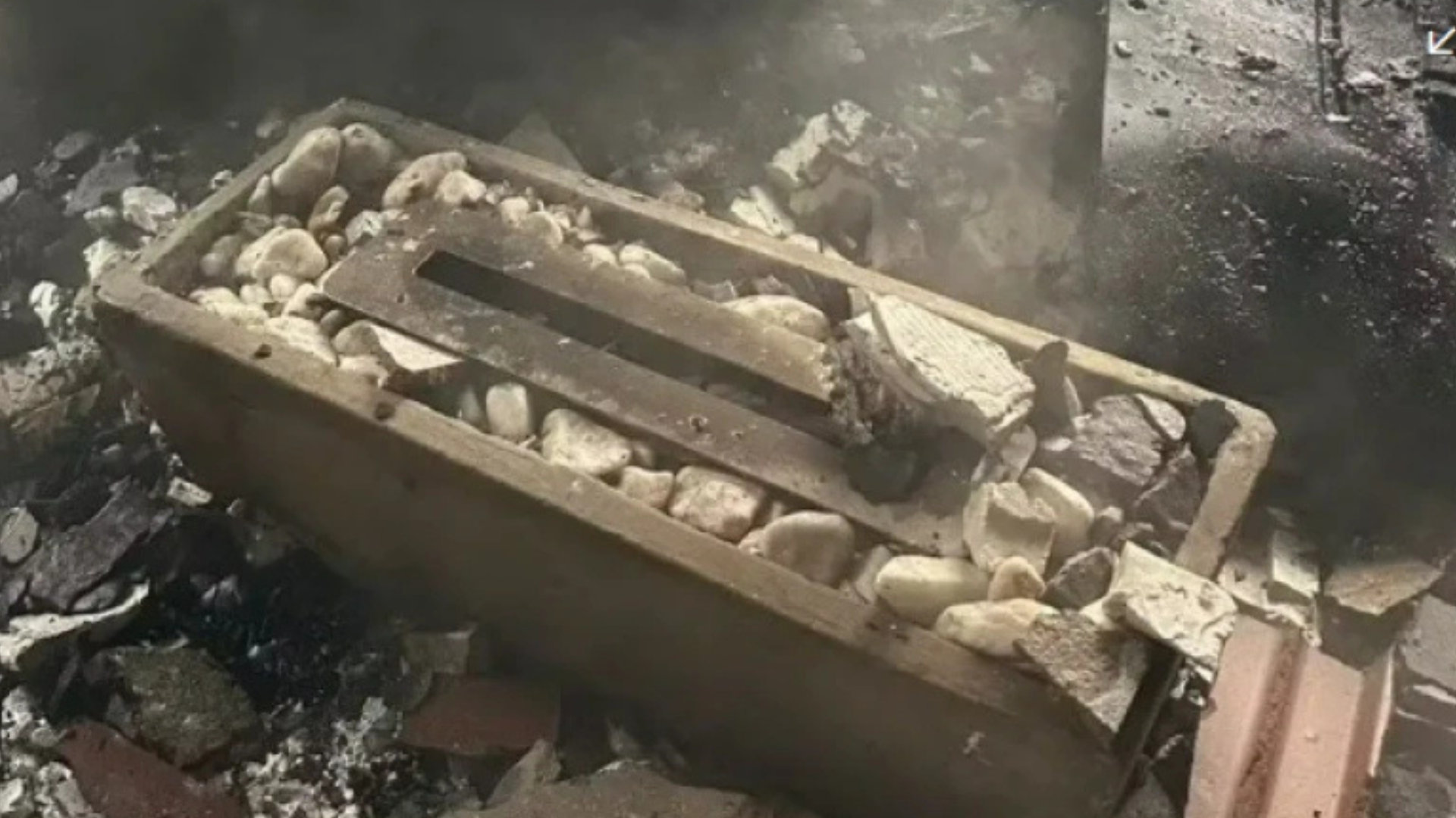 Explosão em lareira ecológica causa incêndio em residência no RS; confira os cuidados