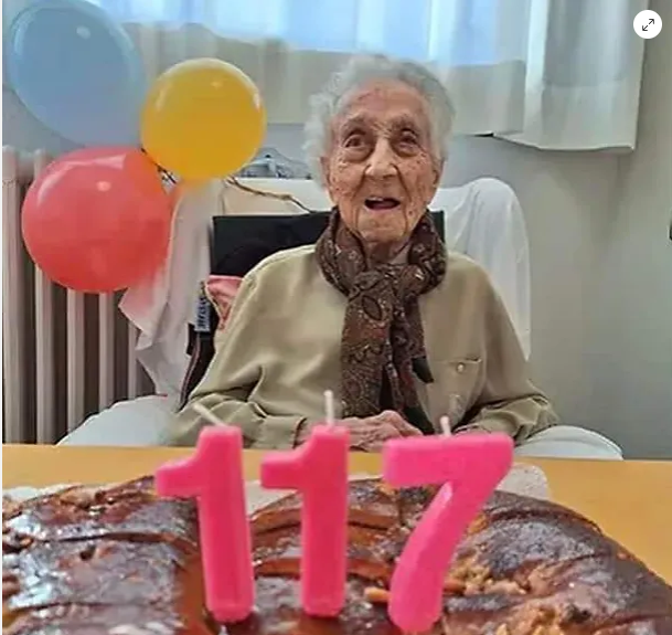 Pessoa mais velha do mundo comemora aniversário de 117 anos