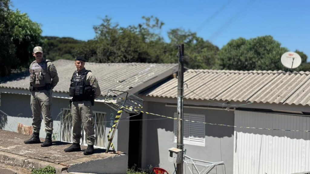 Criminosos invadem imóvel e executam jovem a tiros em Passo Fundo