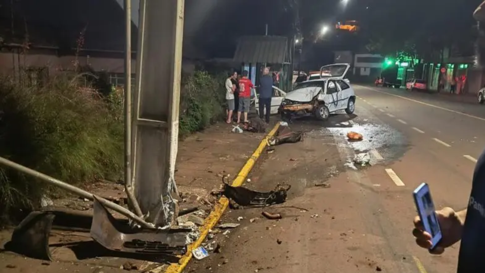 Panambi: Condutor embriagado é preso por colidir veículo em poste da rede de energia elétrica