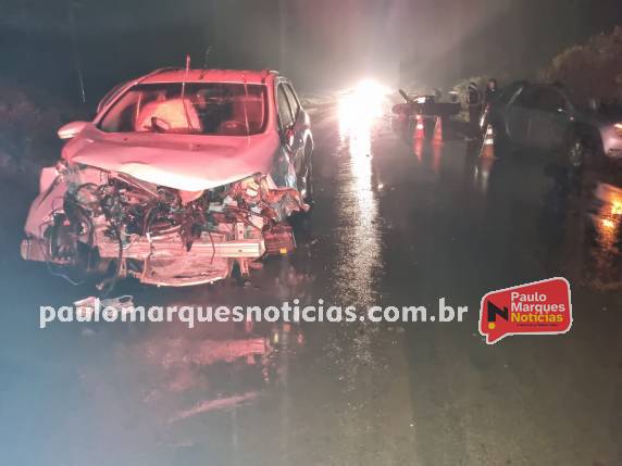 Acidente envolve três veículos e deixa quatro pessoas feridas na RS-342, em Três de Maio