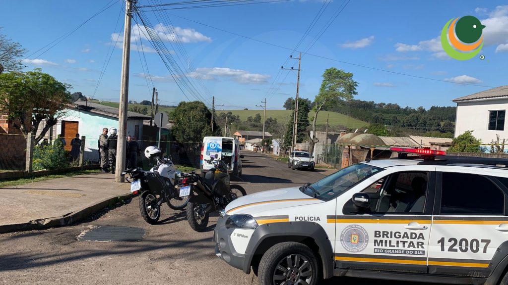 Homem com carro roubado é baleado e morto em Passo Fundo