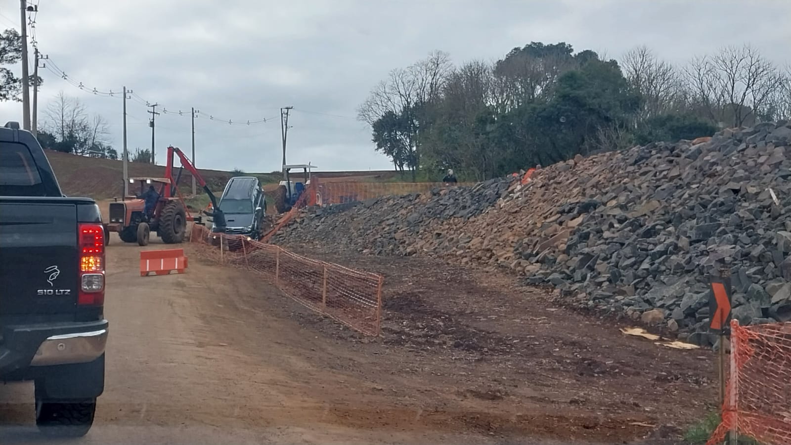 Campo Novo: Acidente envolvendo veículo expõe falhas de sinalização em obra na ERS-518