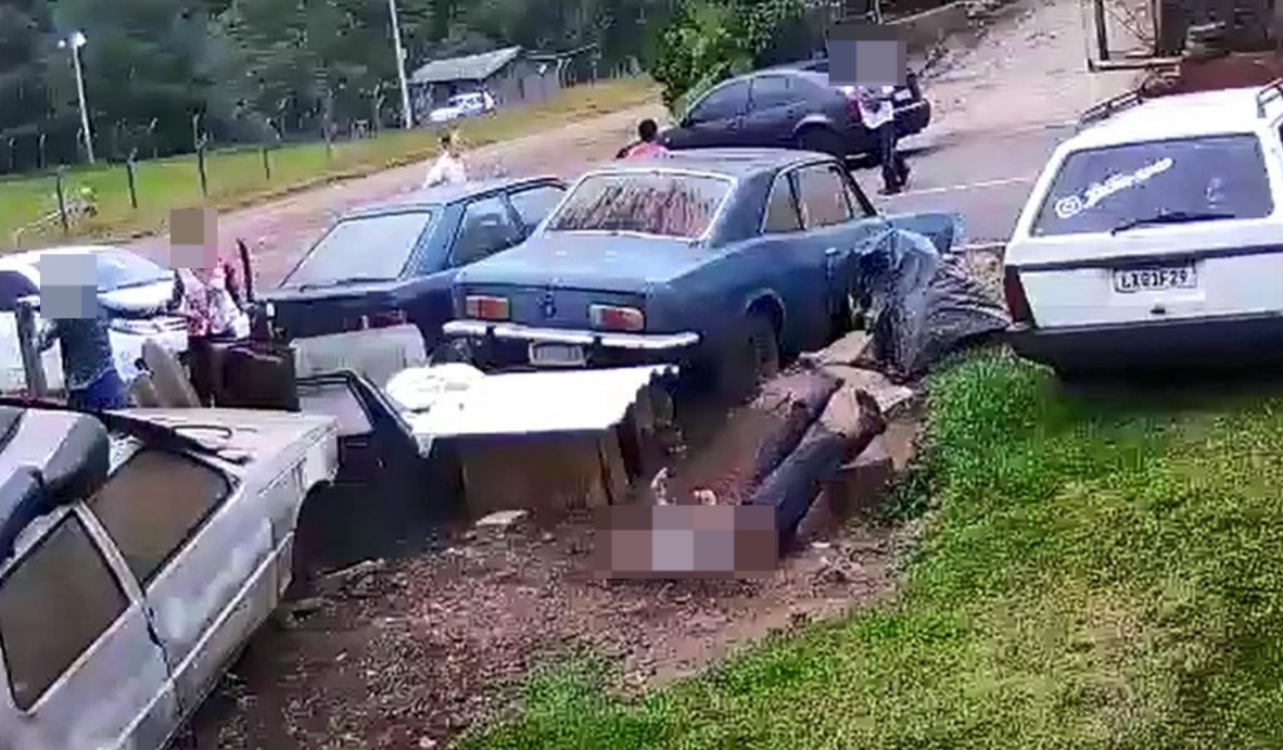 Briga entre vizinhos termina com homem baleado e outro ferido a golpes de facão em Santa Catarina