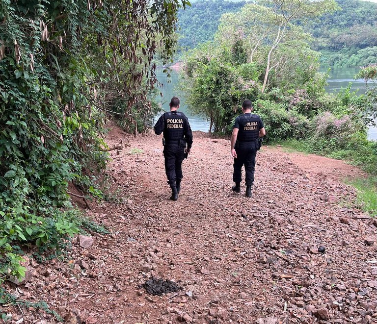 Polícia Federal realiza ação para reprimir contrabando na fronteira oeste do RS.