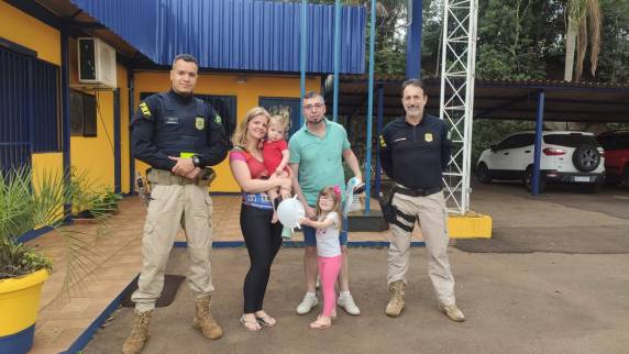 Criança engasgada é socorrida pela PRF na BR 386