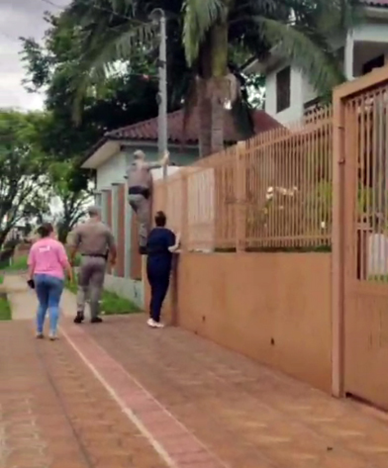 Idoso é preso em banheiro durante assalto em Santo Ângelo