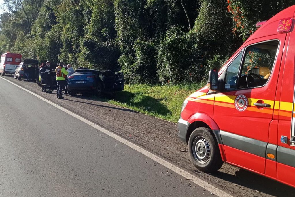 Acidente envolve três veículos na BR 386 entre Sarandi e Carazinho