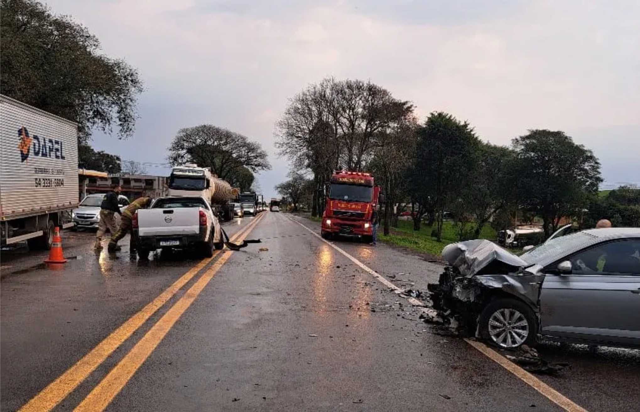 Colisão entre dois veículos deixa feridos na BR-386 em Sarandi