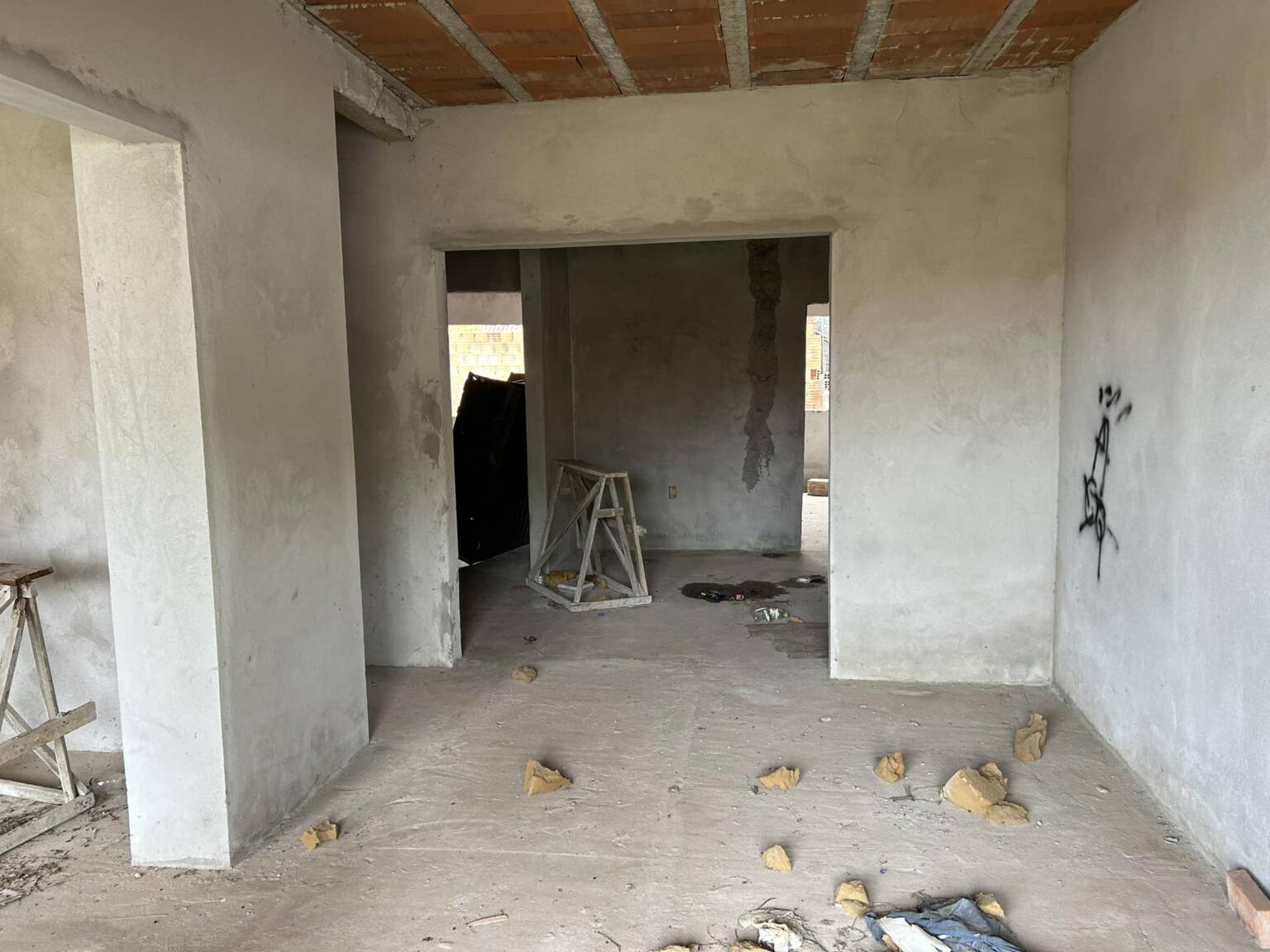 Cruz Alta: Cadáver é encontrado em casa abandonada.