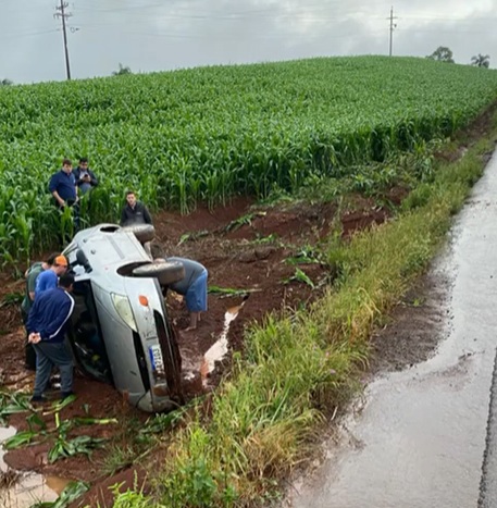 Saída de pista entre Miraguai e Tronqueiras