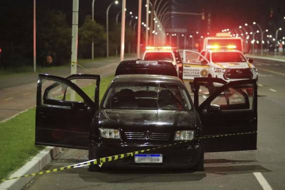 Confronto entre policiais e criminosos deixa dois mortos e um ferido próximo ao estádio Beira-Rio