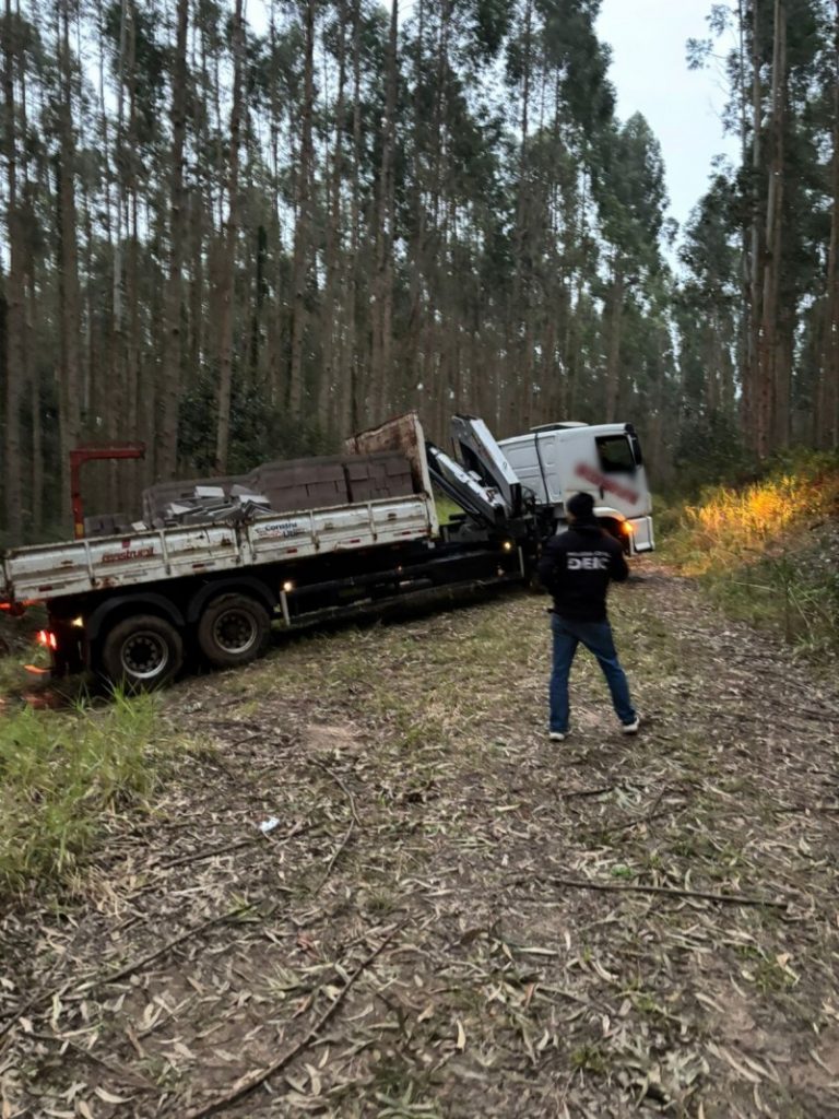 Operação Braço de Ferro recupera caminhão que havia sido furtado de empresa de Getúlio Vargas