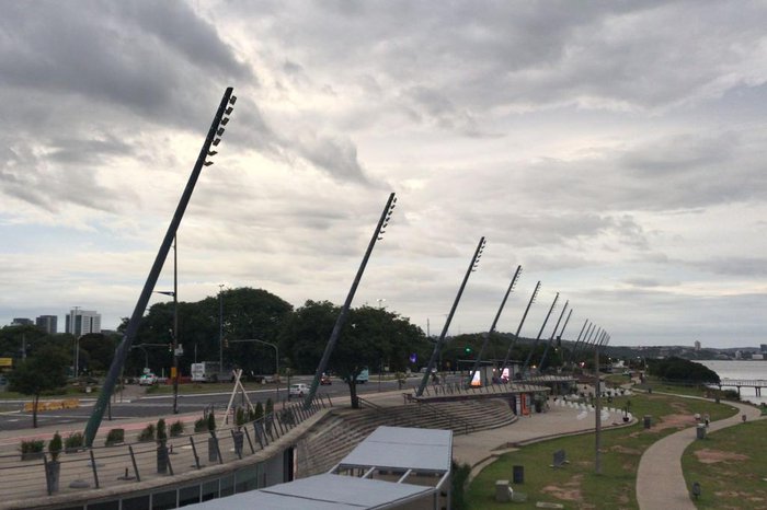 Risco de temporal predomina em parte do RS nesta sexta-feira; rajadas de vento podem atingir até 80 km/h