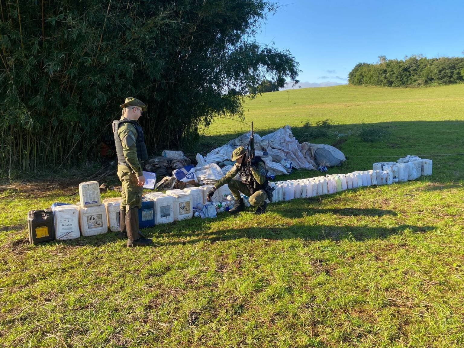 Brigada Militar flagra descarte irregular de embalagens de agrotóxicos em Jóia