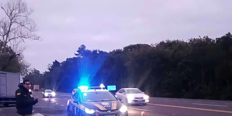 Homem morre atropelado após carro parar por problemas mecânicos na BR-386