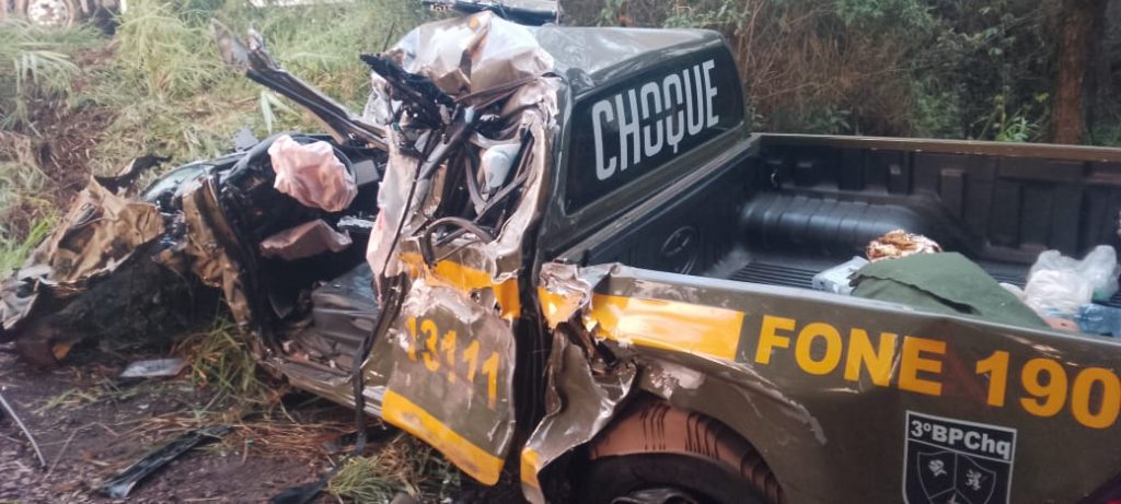 Viatura da BM de Passo Fundo se envolve em grave acidente e deixa policial ferido